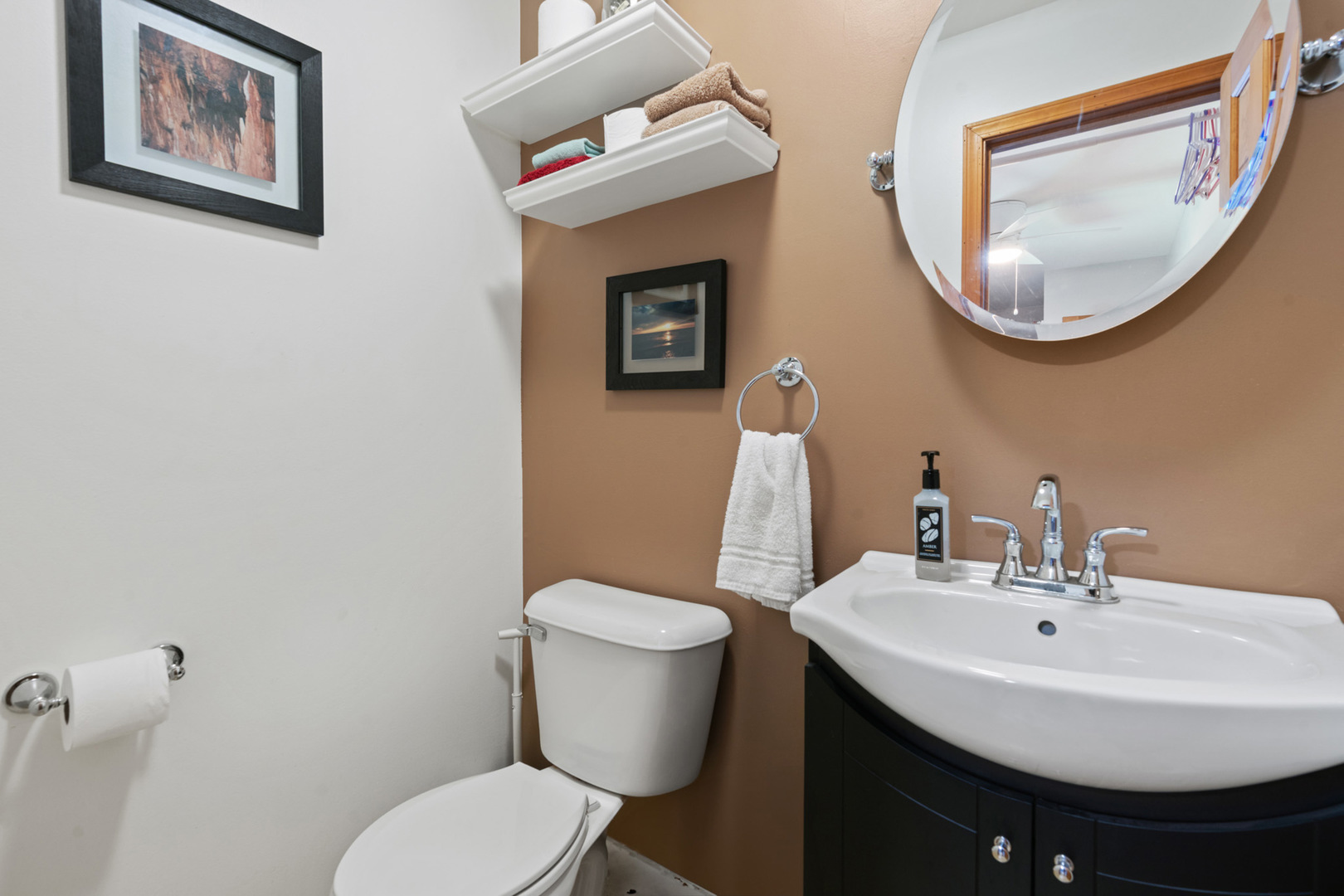 206 Washington Street, Oswego, IL 60543