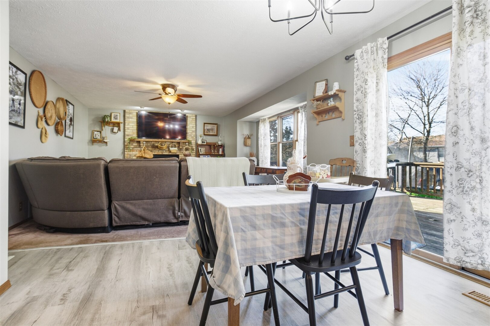 35 Aberdeen Way, Bloomington, IL 61704