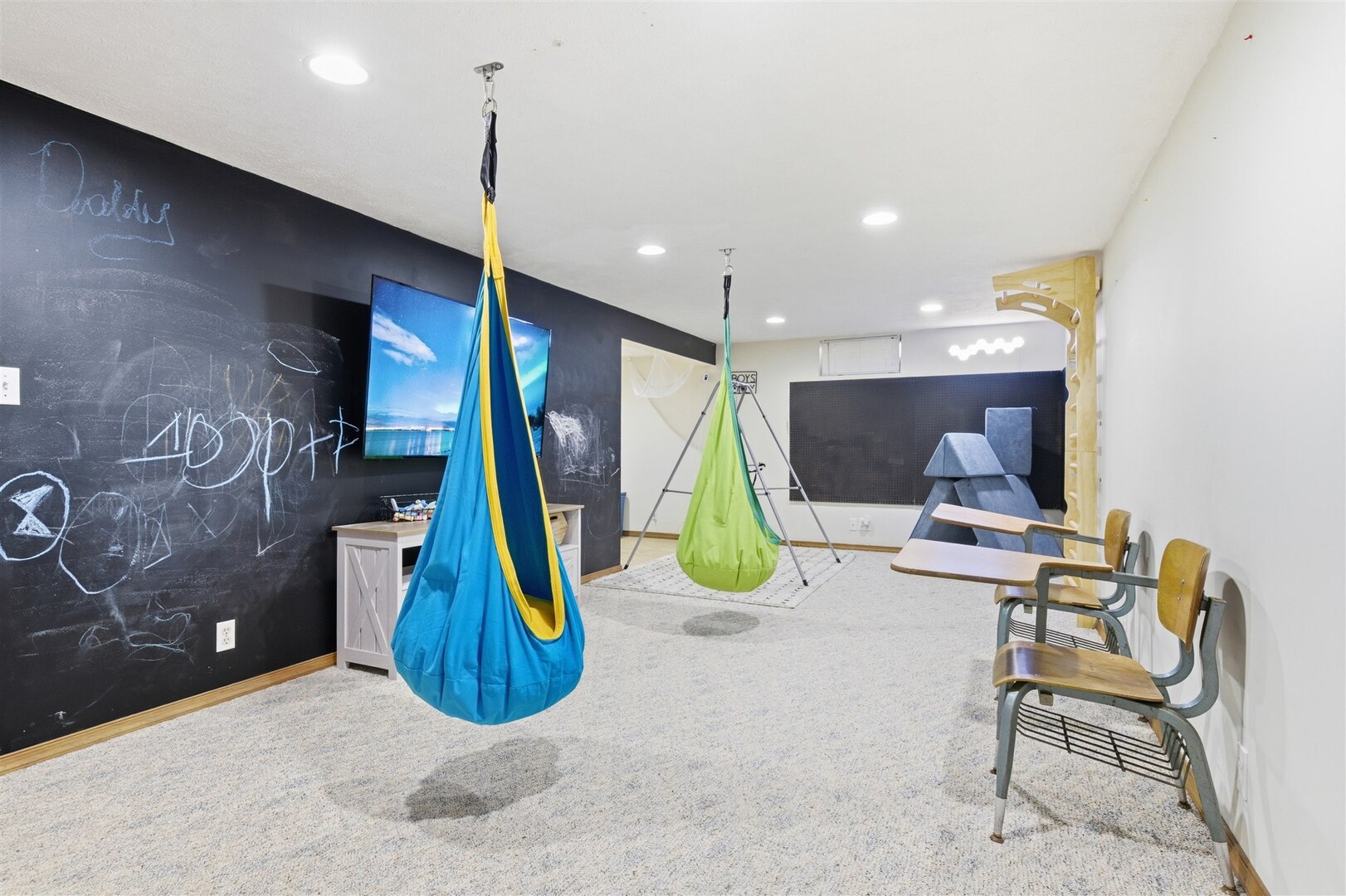 35 Aberdeen Way, Bloomington, IL 61704