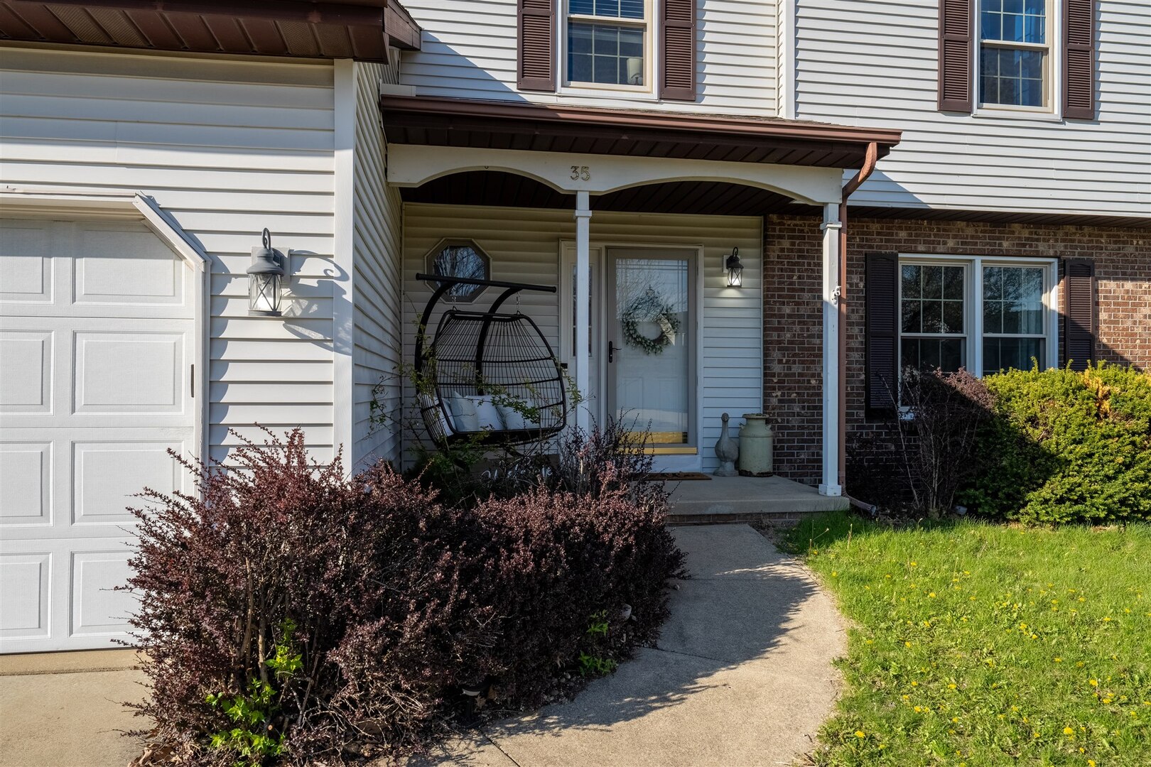 35 Aberdeen Way, Bloomington, IL 61704