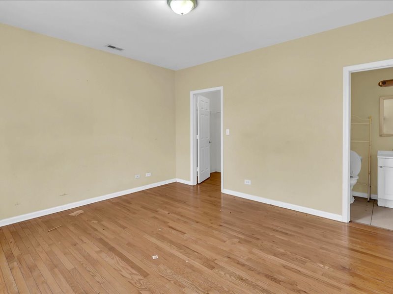 3518 W Lexington Street, Chicago, IL 60624