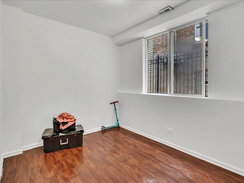 3518 W Lexington Street, Chicago, IL 60624