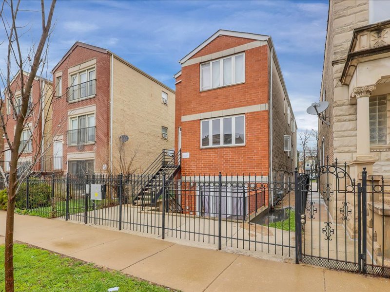 3518 W Lexington Street, Chicago, IL 60624