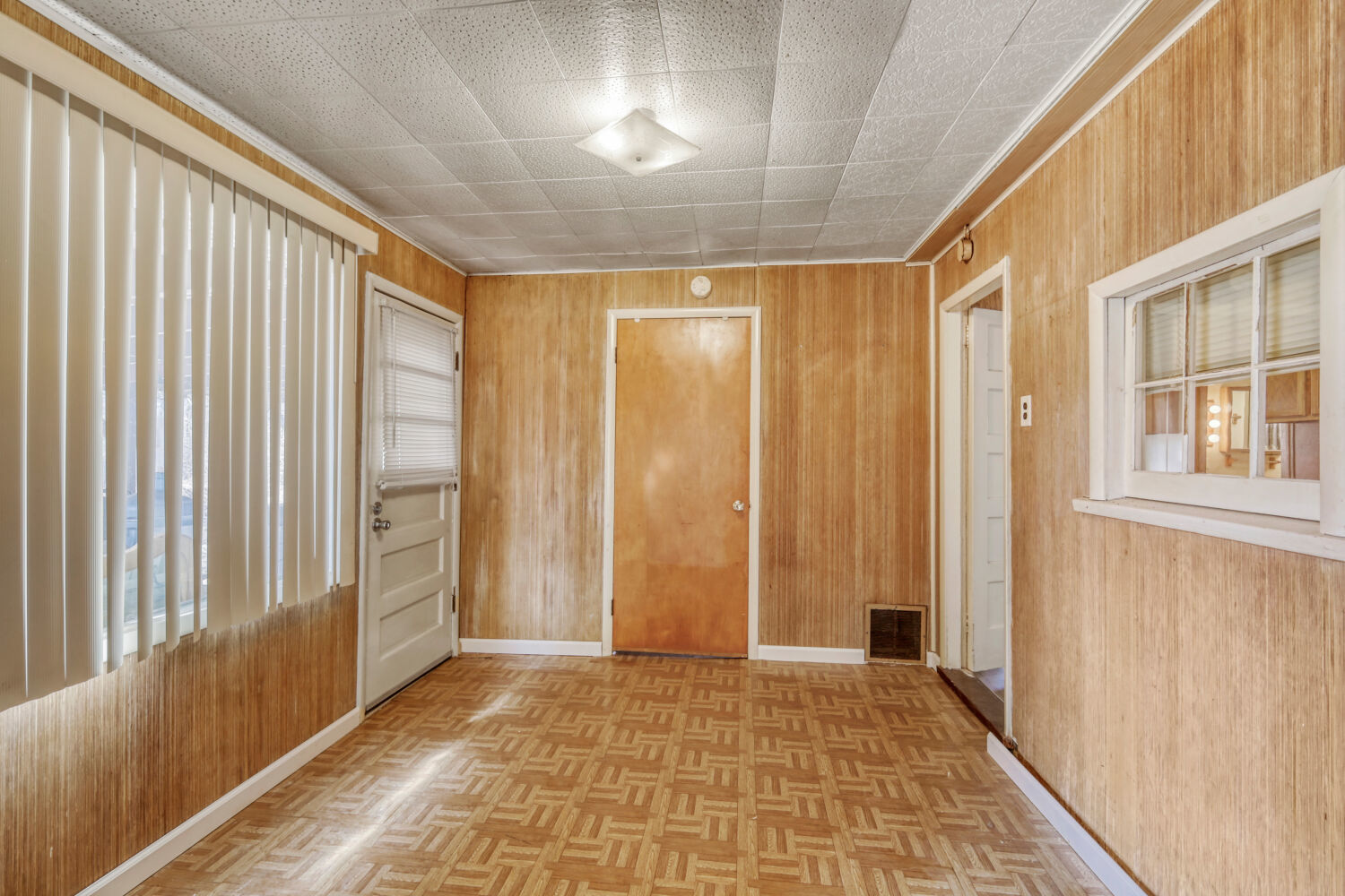 1705 Norfolk Avenue, Crete, IL 60417