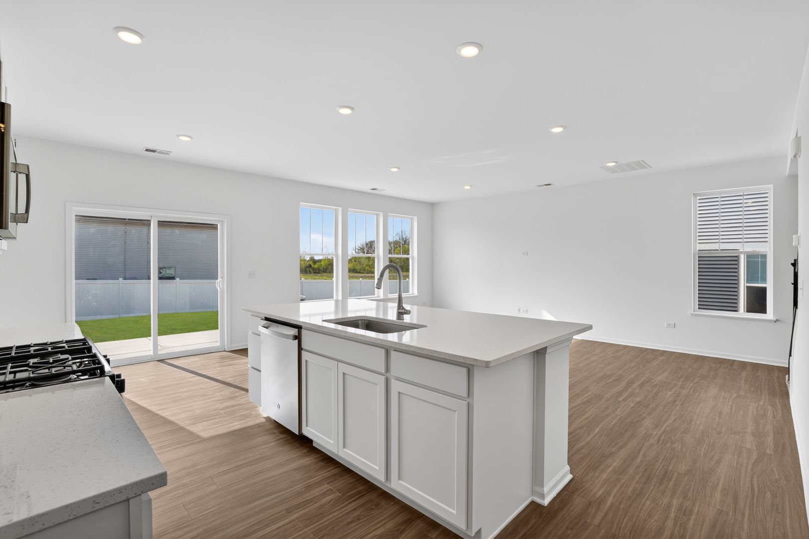 4225 Meadowridge Road, Woodstock, IL 60098