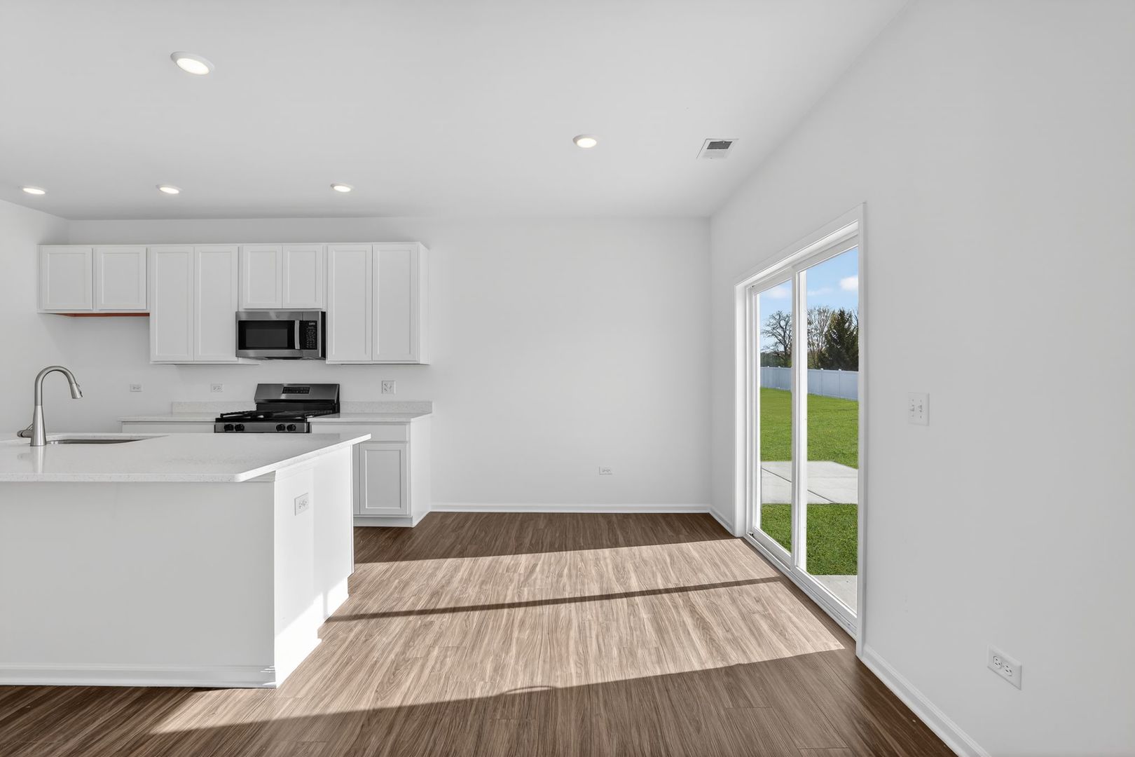 4225 Meadowridge Road, Woodstock, IL 60098