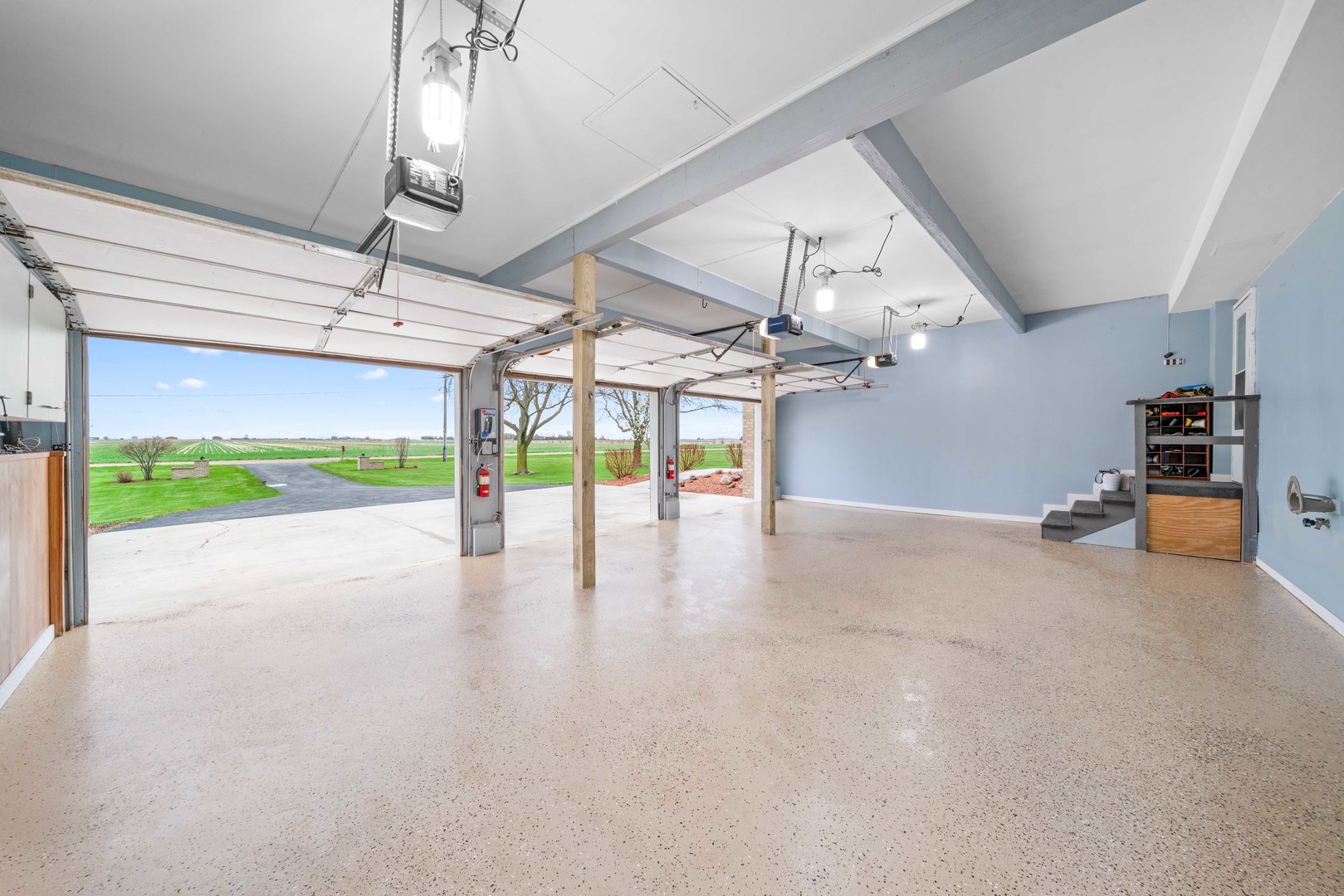 1758 N 44th Road, Leland, IL 60531