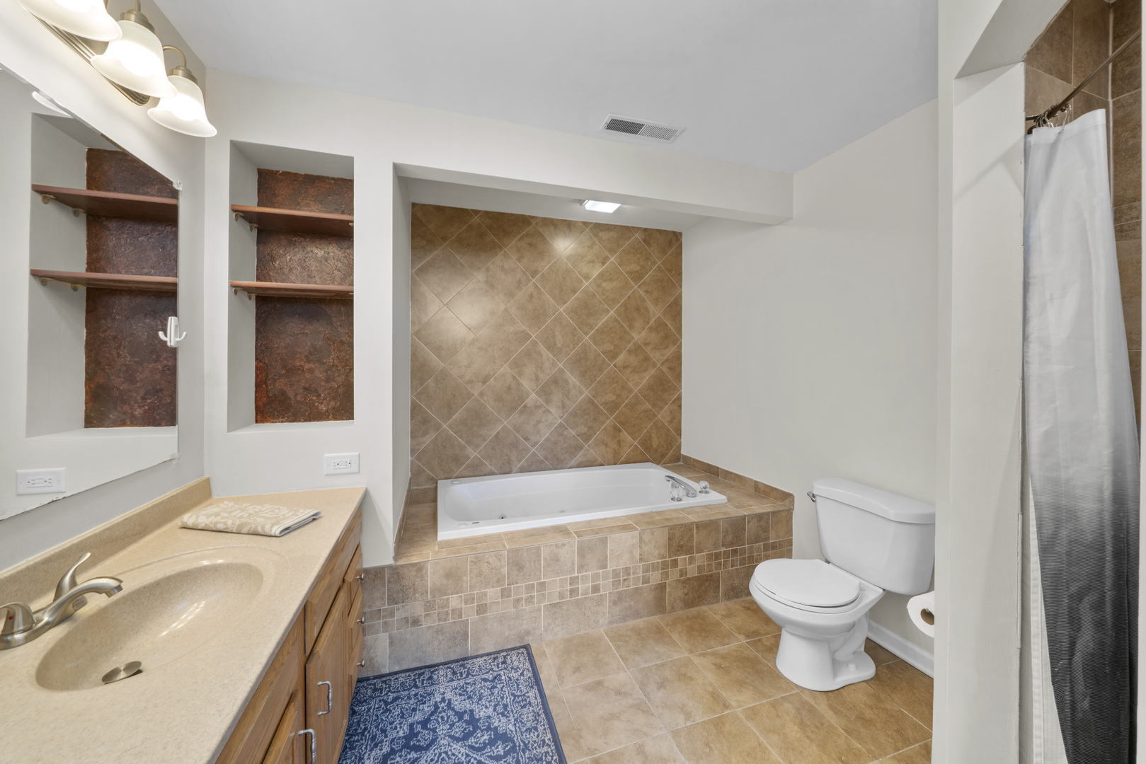 1758 N 44th Road, Leland, IL 60531