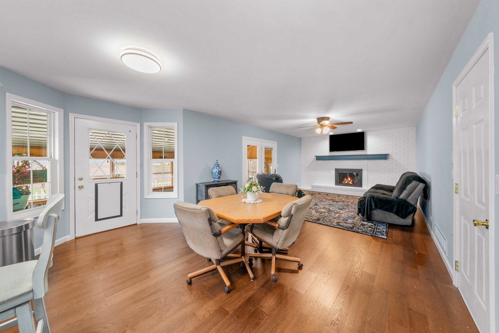 1758 N 44th Road, Leland, IL 60531