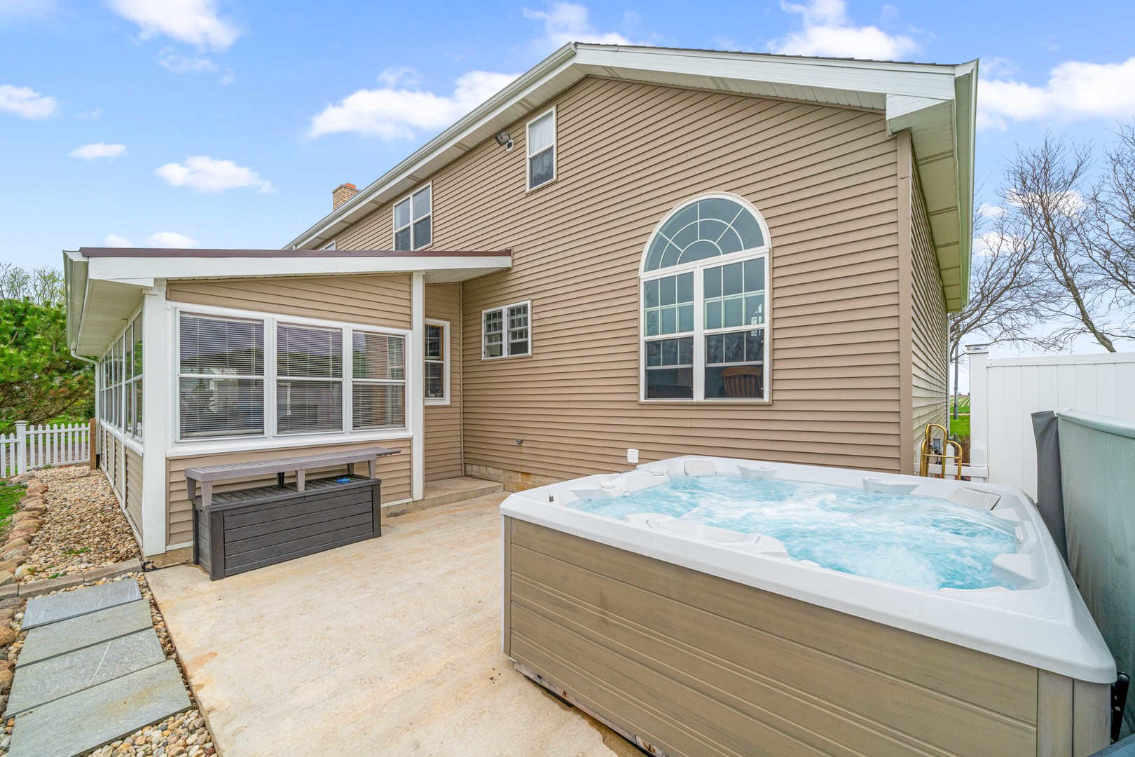 1758 N 44th Road, Leland, IL 60531