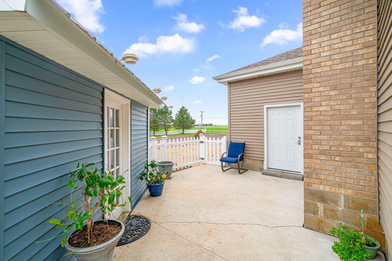 1758 N 44th Road, Leland, IL 60531