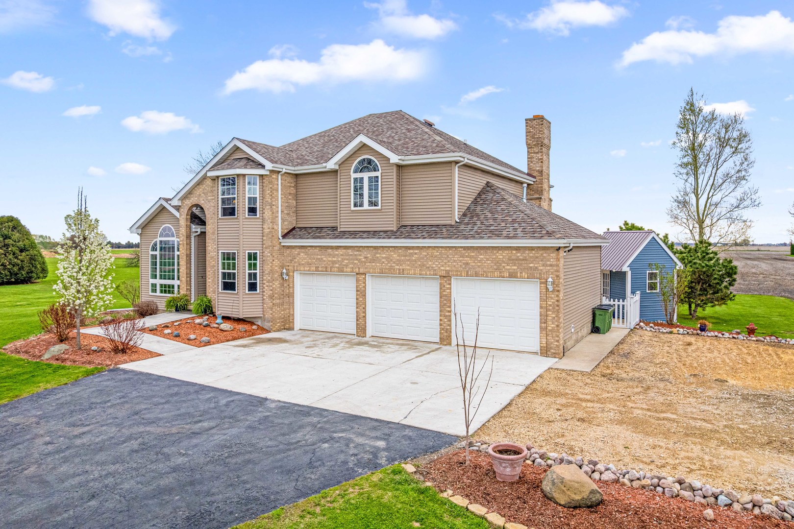 1758 N 44th Road, Leland, IL 60531