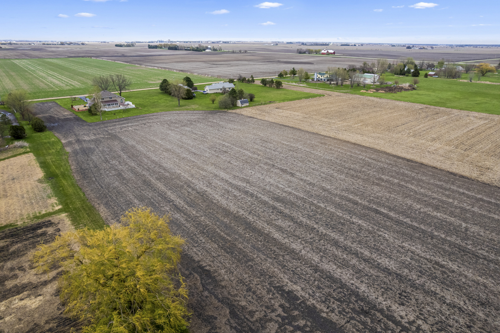 1758 N 44th Road, Leland, IL 60531