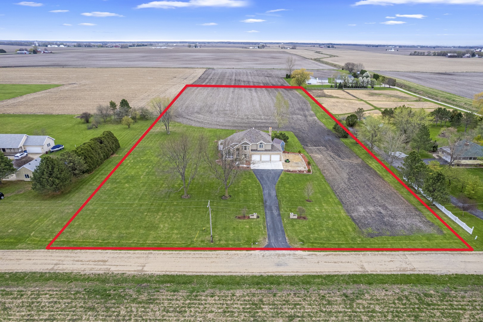 1758 N 44th Road, Leland, IL 60531