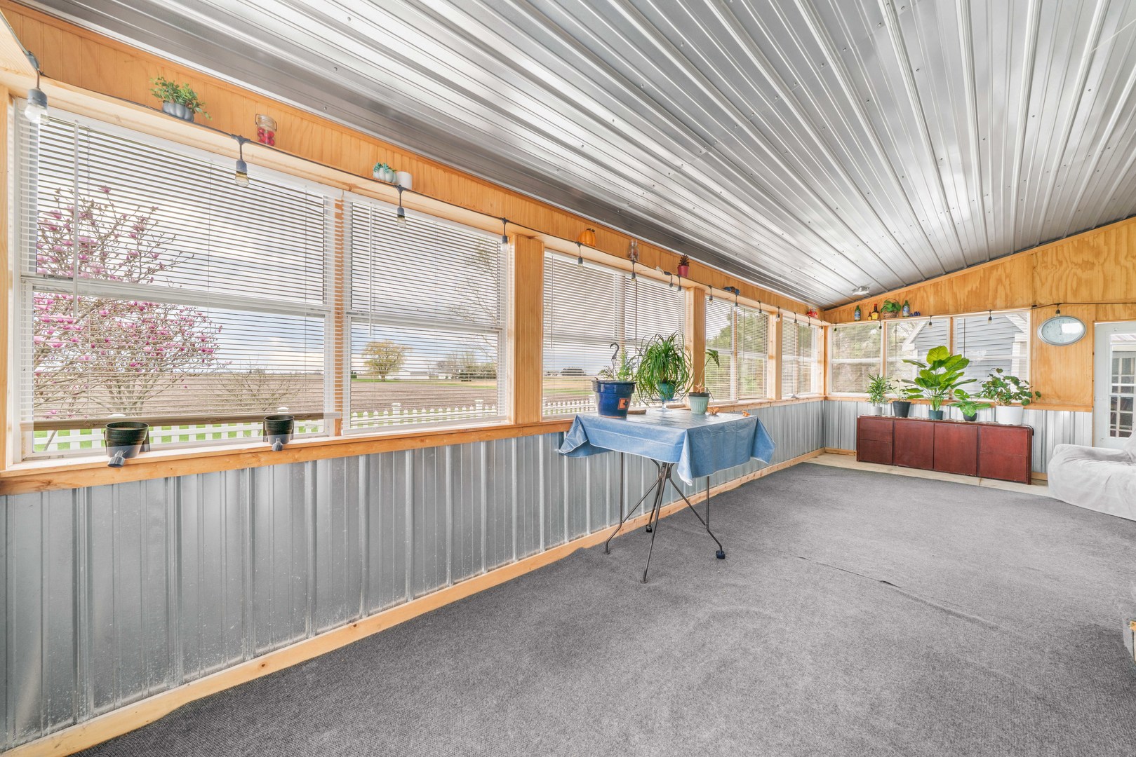 1758 N 44th Road, Leland, IL 60531