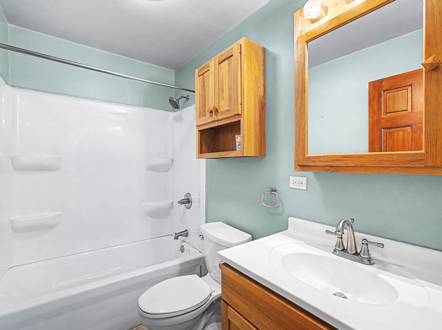 8621 Natchez Avenue, Burbank, IL 60459