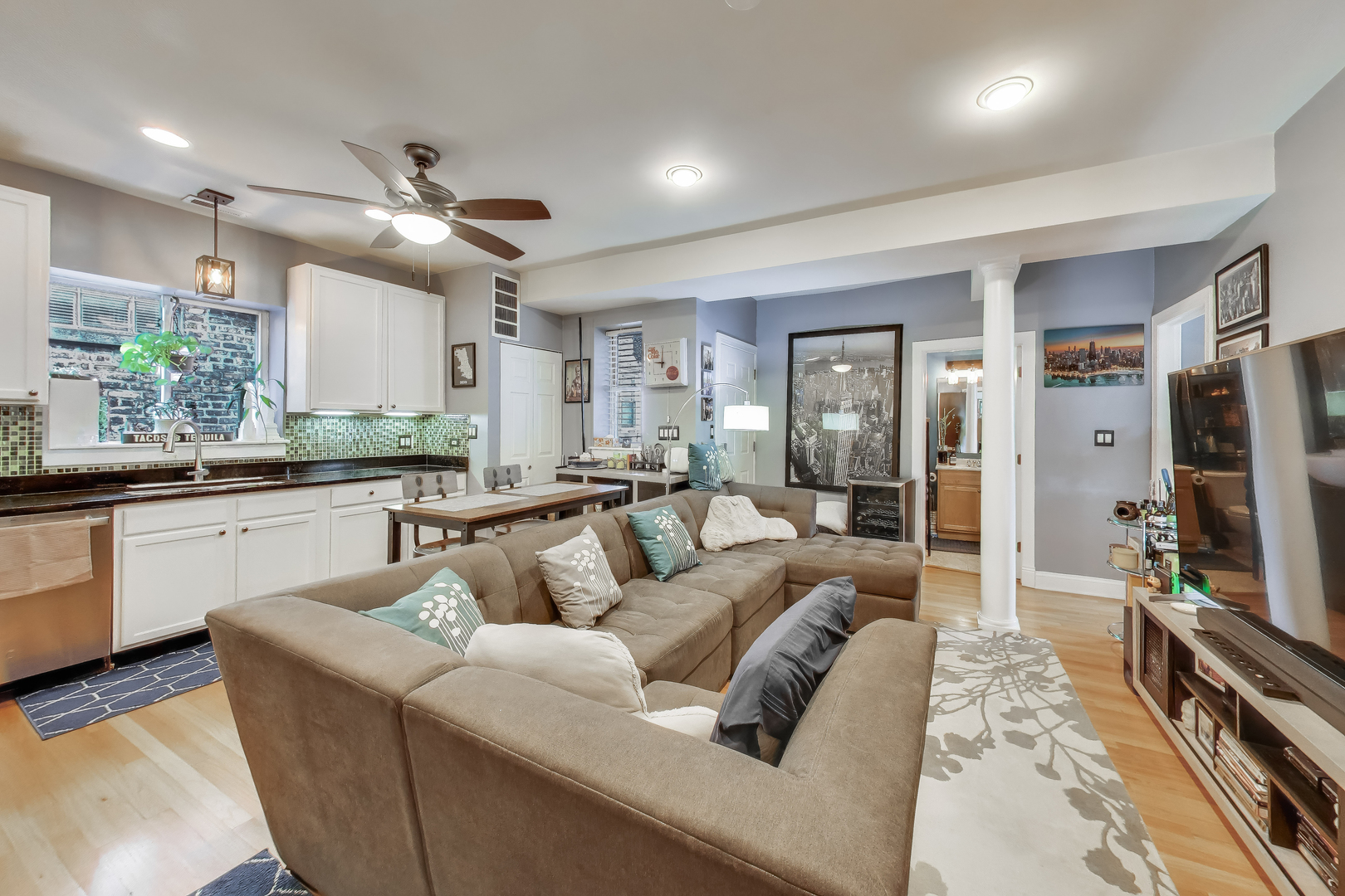 6813 N Lakewood Avenue #3W, Chicago, IL 60626