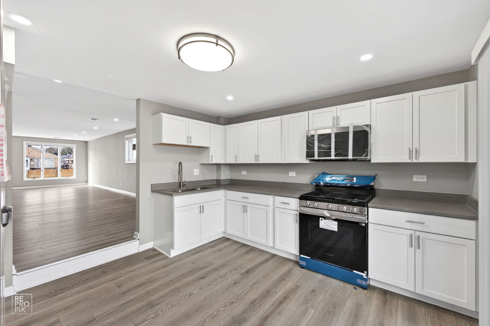 4680 W 83rd Street, Chicago, IL 60652