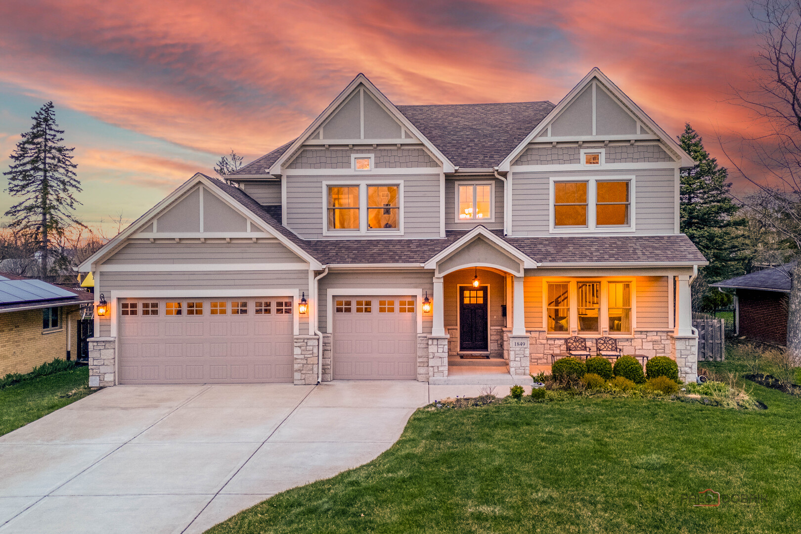 1849 N Chestnut Avenue, Arlington Heights, IL 60004