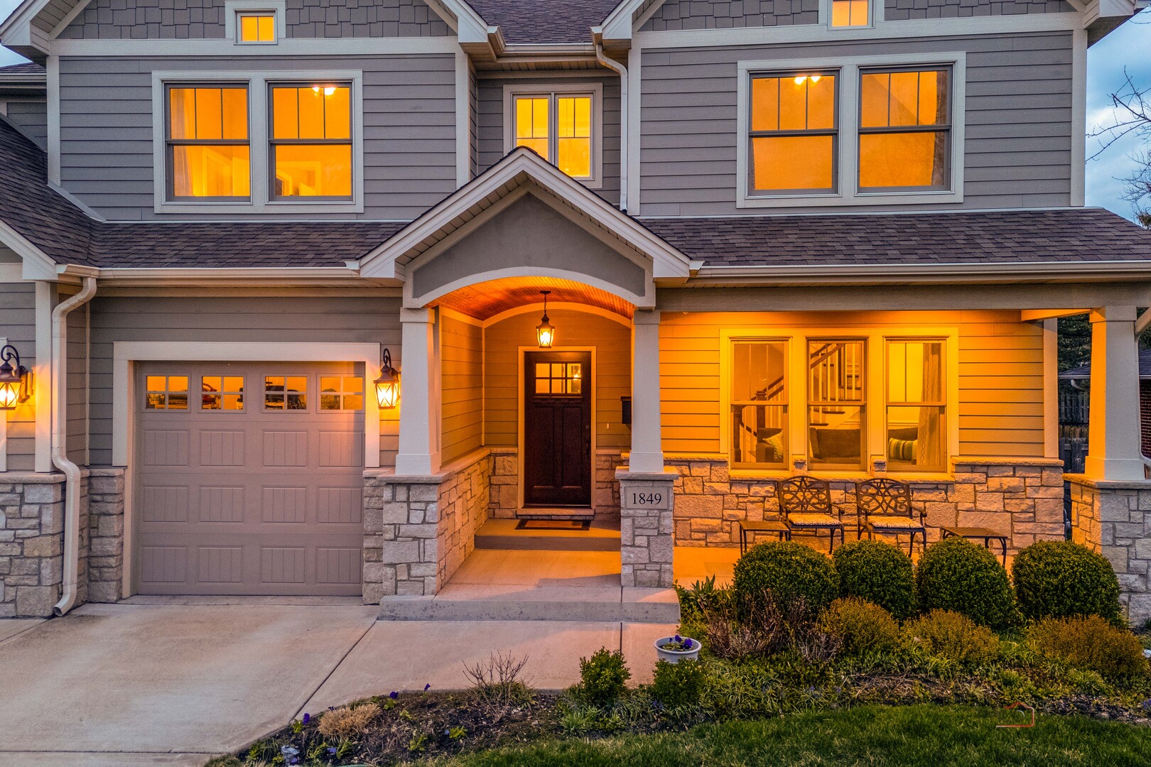 1849 N Chestnut Avenue, Arlington Heights, IL 60004