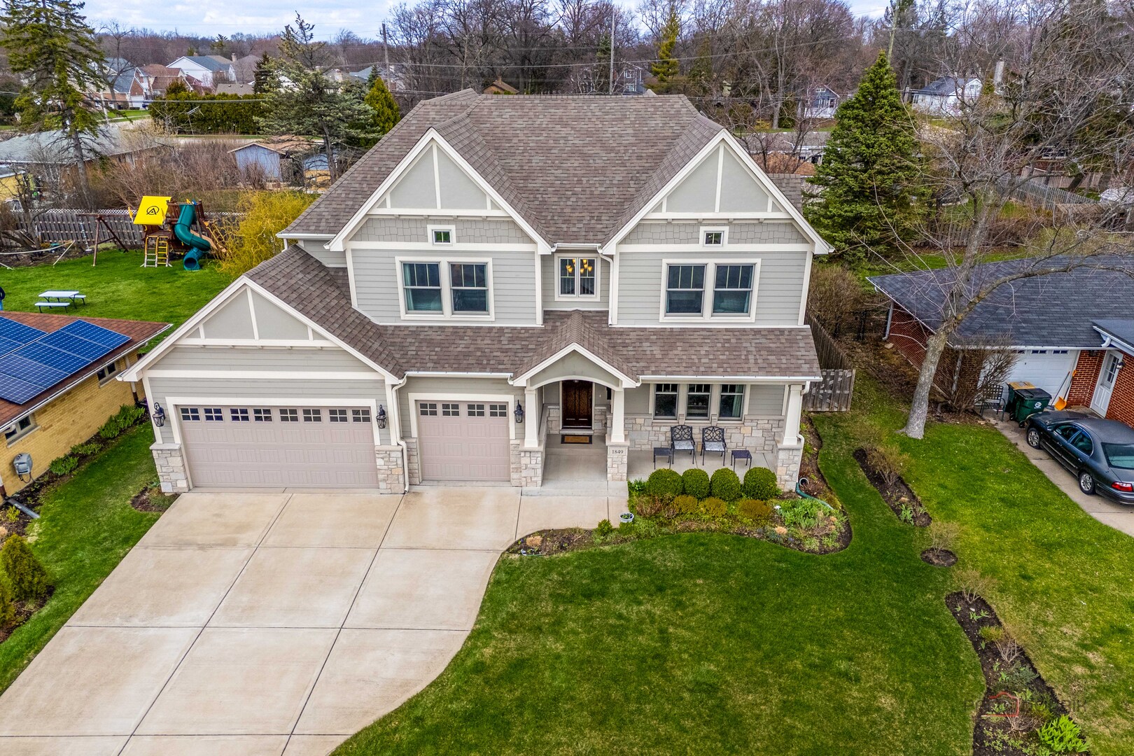 1849 N Chestnut Avenue, Arlington Heights, IL 60004