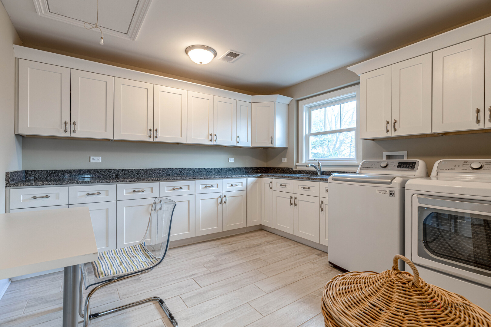 1849 N Chestnut Avenue, Arlington Heights, IL 60004