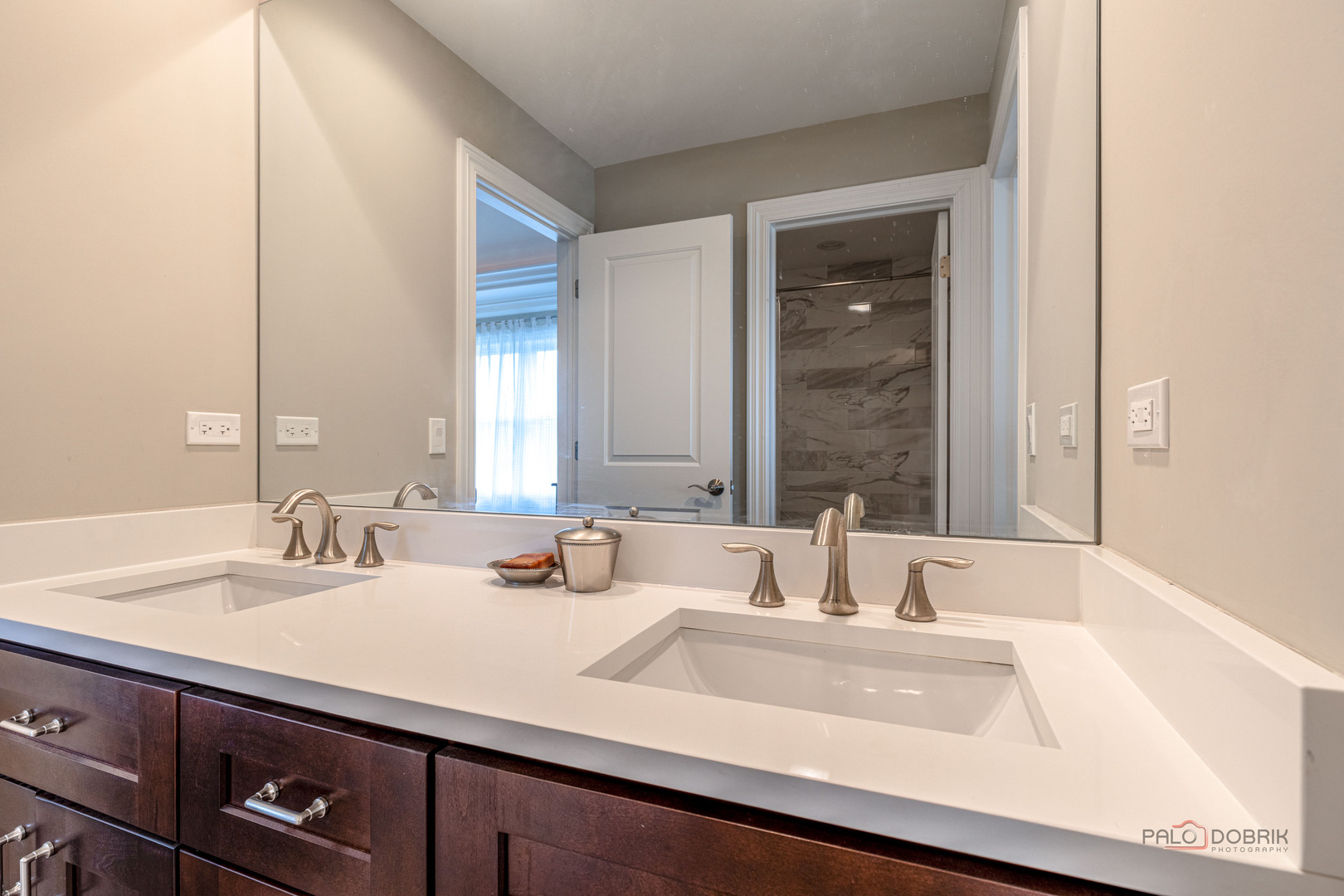 1849 N Chestnut Avenue, Arlington Heights, IL 60004