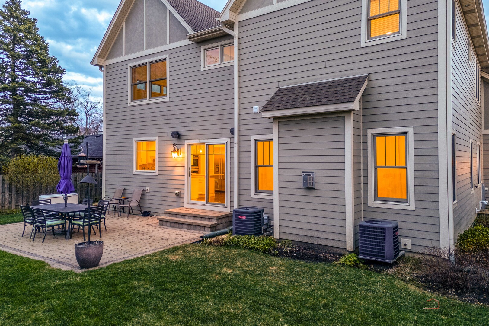 1849 N Chestnut Avenue, Arlington Heights, IL 60004