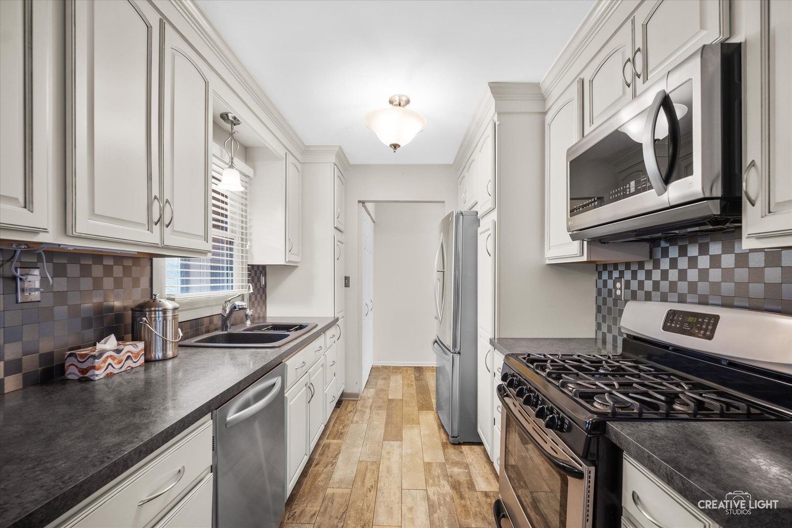 27317 W Lakeview Drive, Lake Barrington, IL 60084