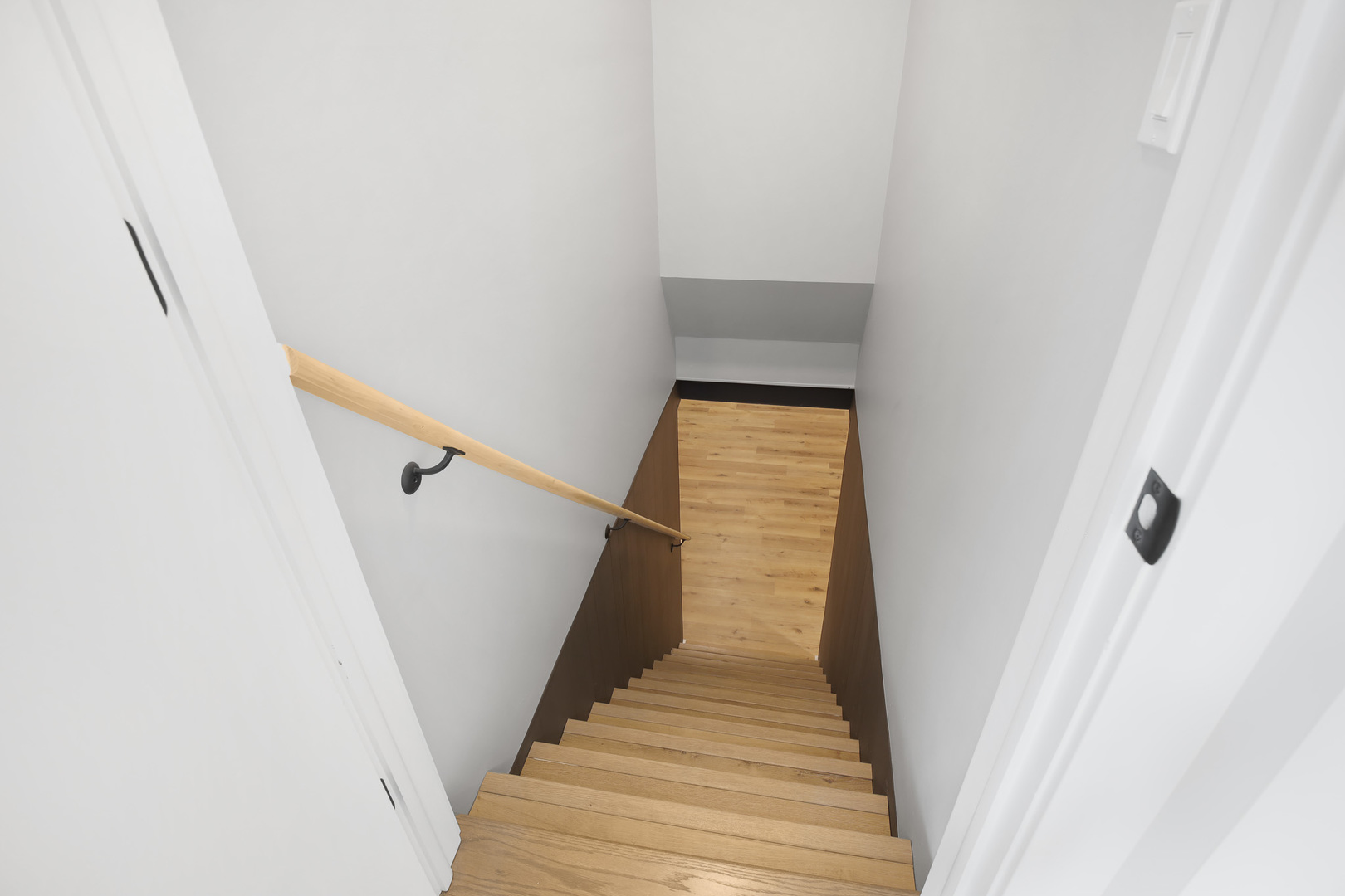 1008 W Ash Drive, Mount Prospect, IL 60056