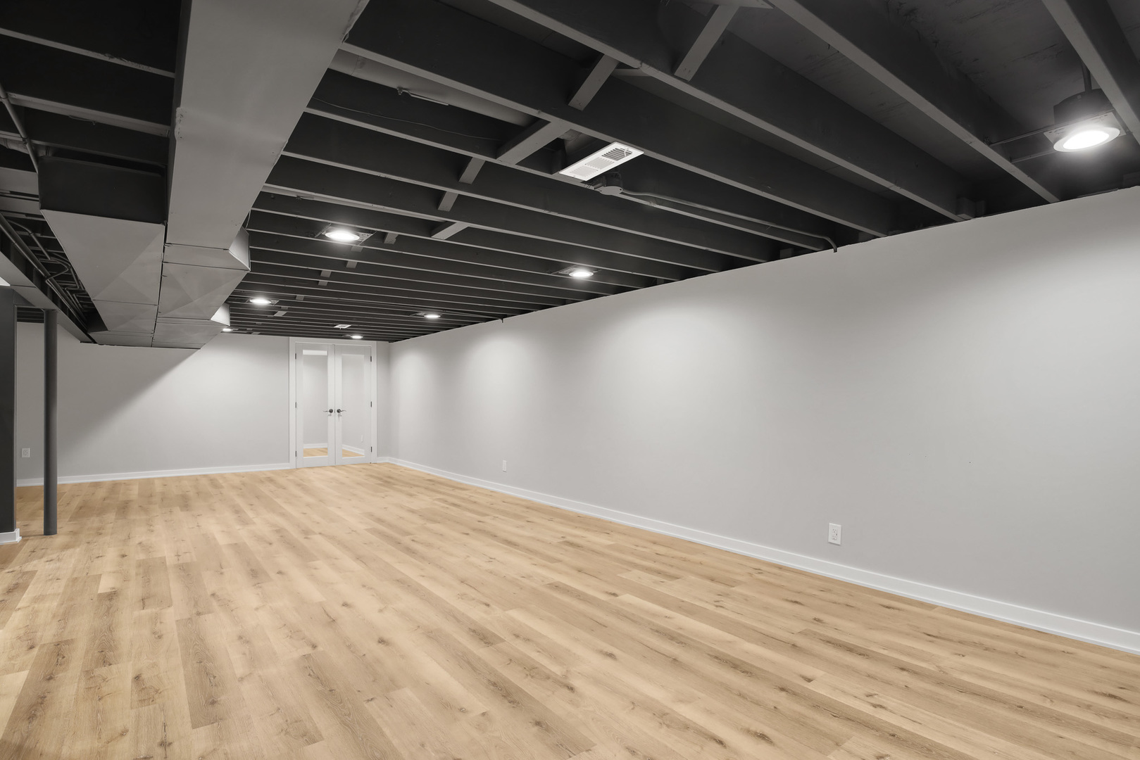 1008 W Ash Drive, Mount Prospect, IL 60056