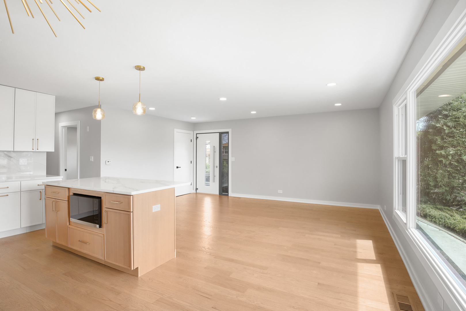 1008 W Ash Drive, Mount Prospect, IL 60056