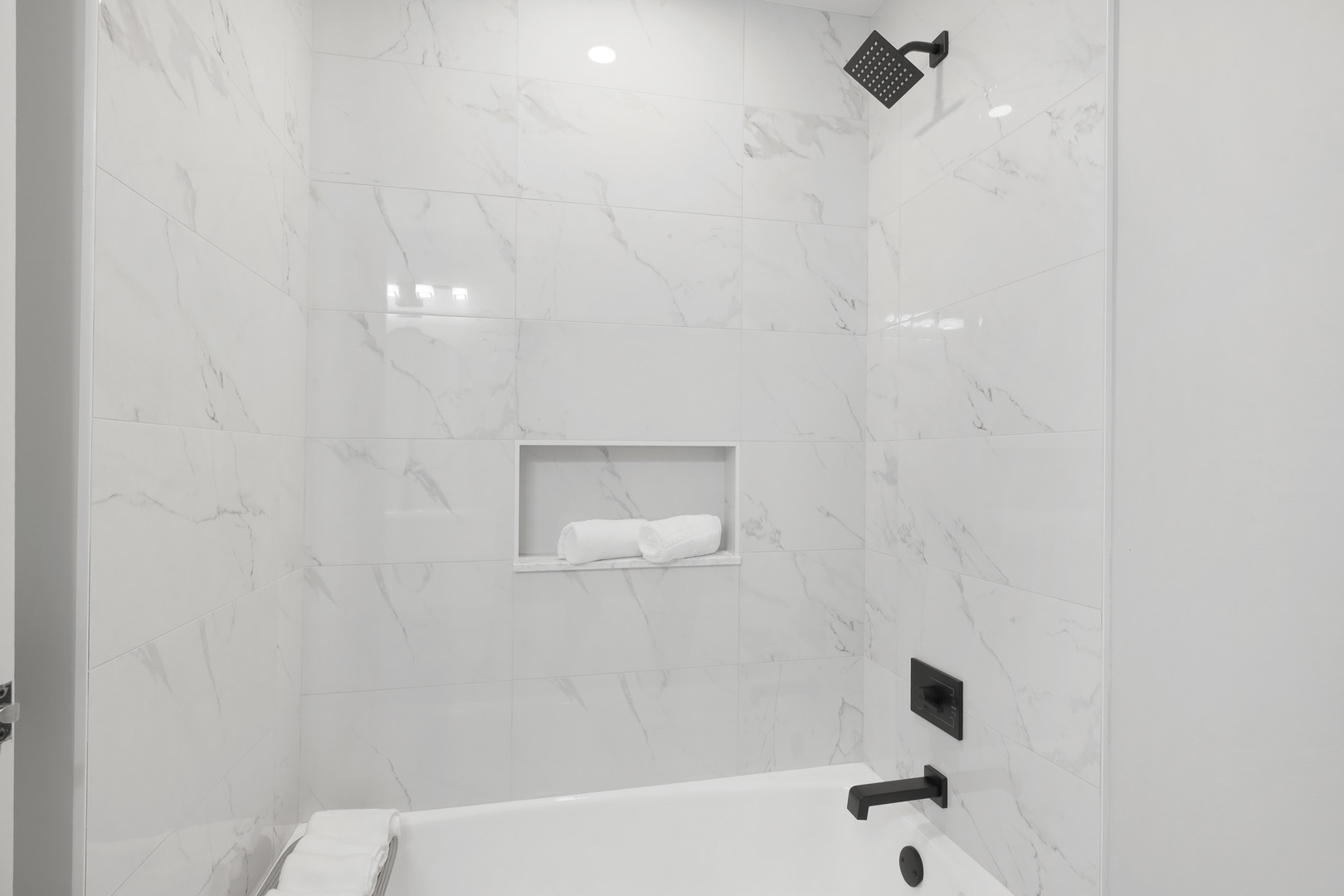 1008 W Ash Drive, Mount Prospect, IL 60056