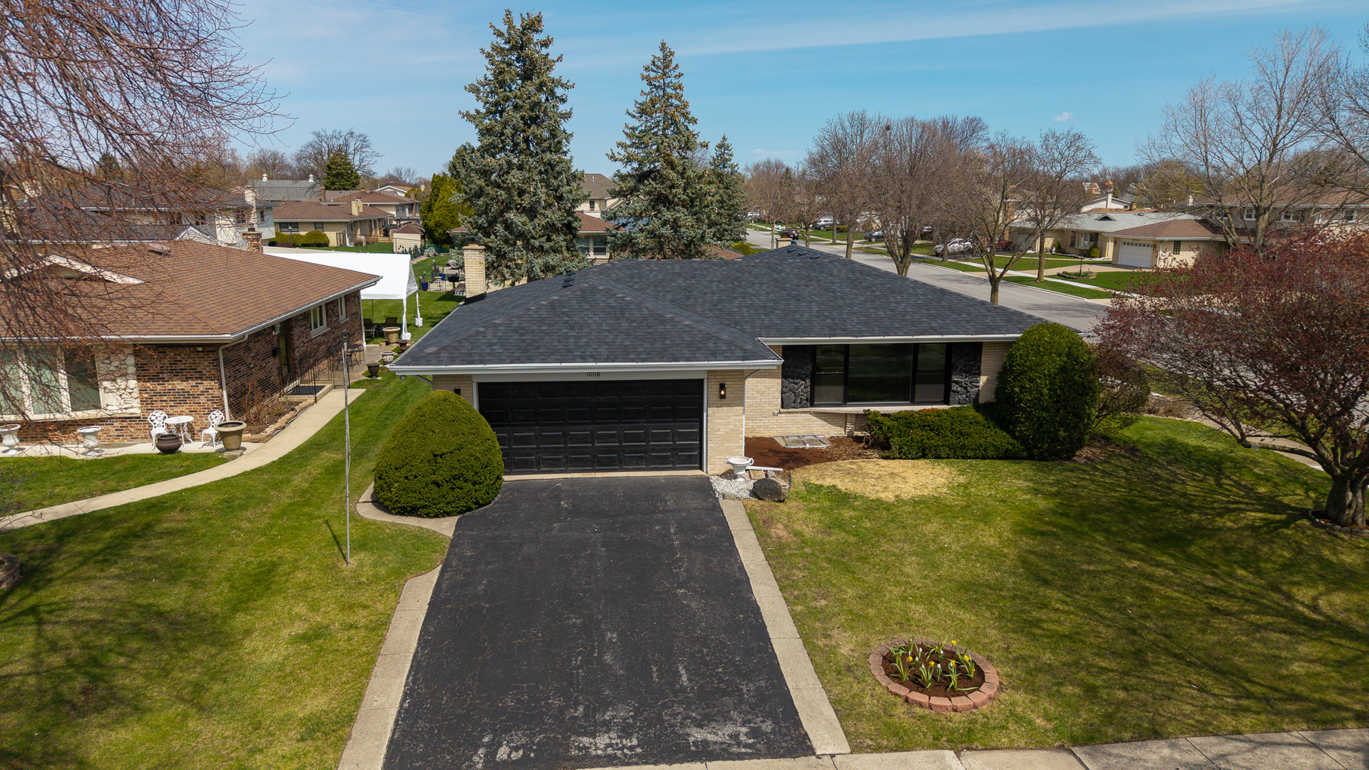 1008 W Ash Drive, Mount Prospect, IL 60056