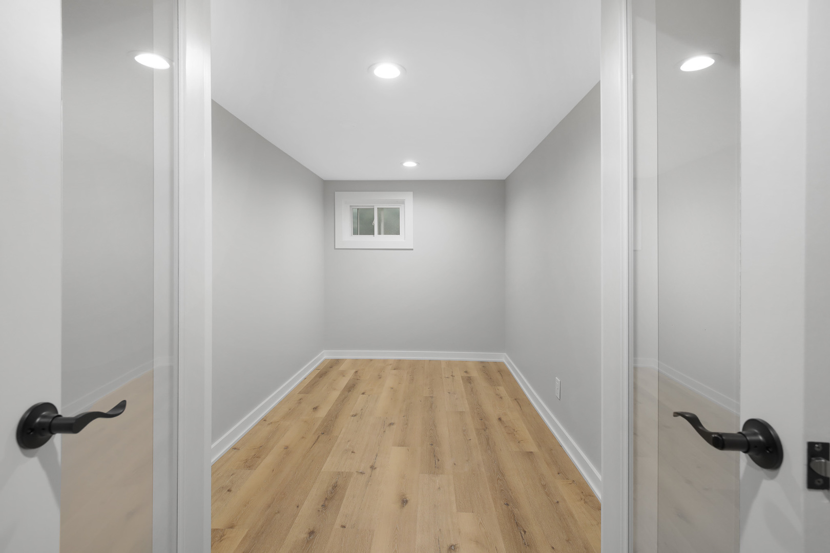 1008 W Ash Drive, Mount Prospect, IL 60056