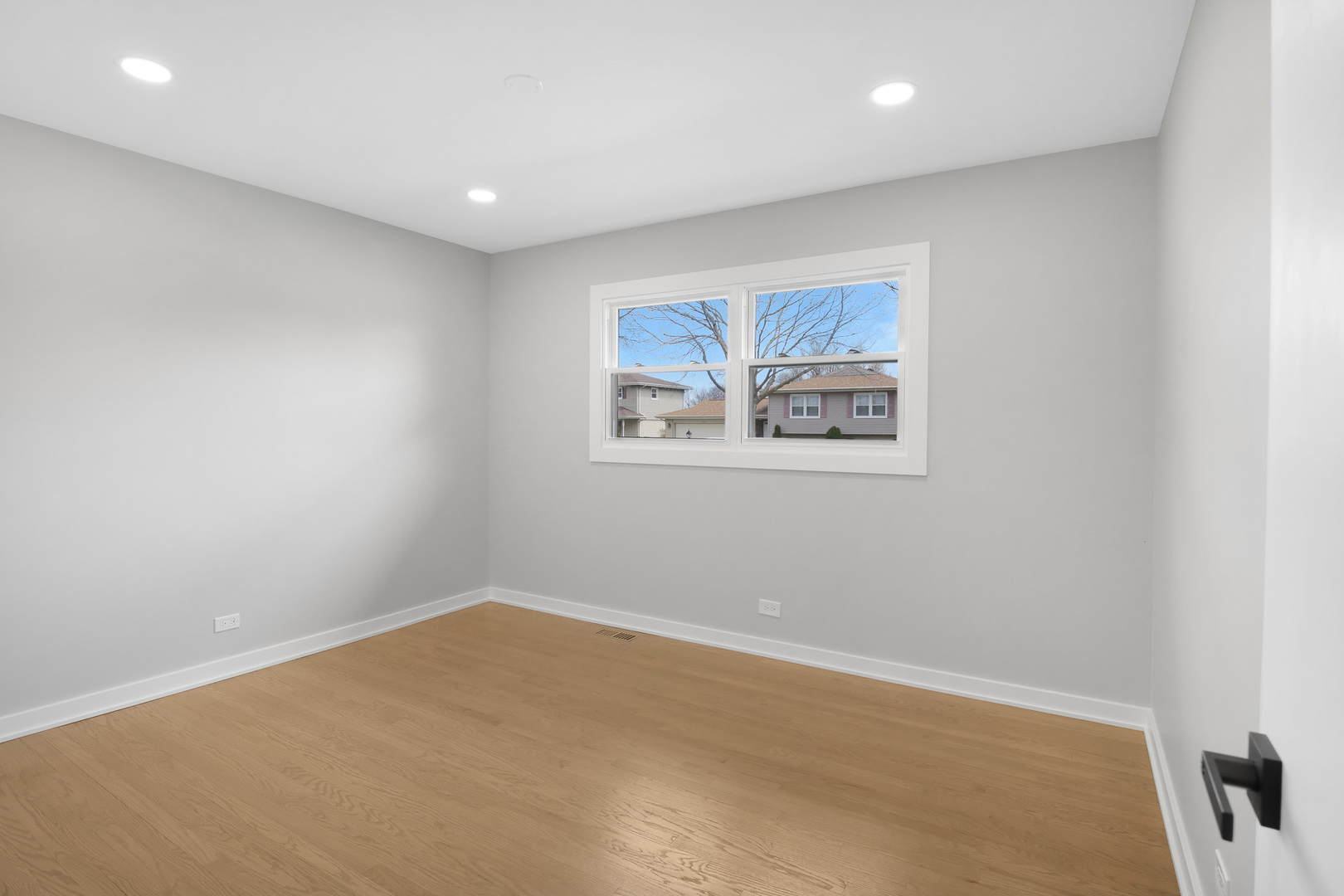 1008 W Ash Drive, Mount Prospect, IL 60056