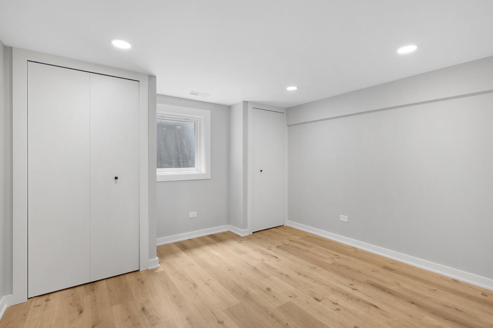 1008 W Ash Drive, Mount Prospect, IL 60056