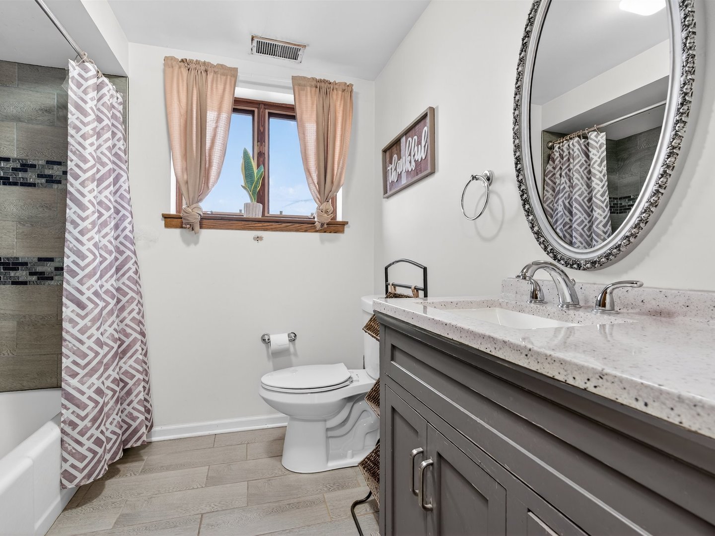 4242 Pinewood Lane, Matteson, IL 60443