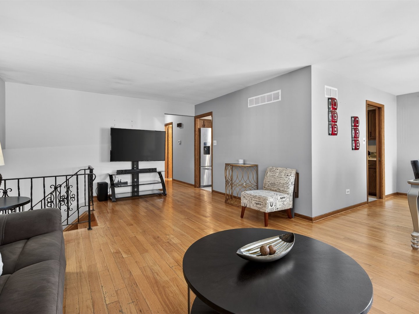 4242 Pinewood Lane, Matteson, IL 60443