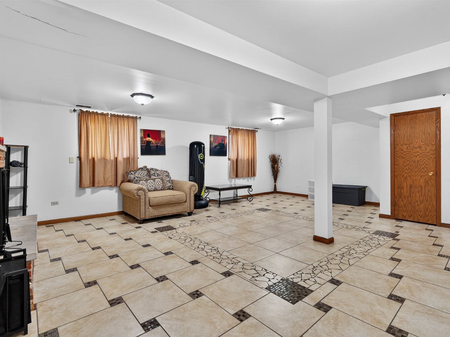 4242 Pinewood Lane, Matteson, IL 60443