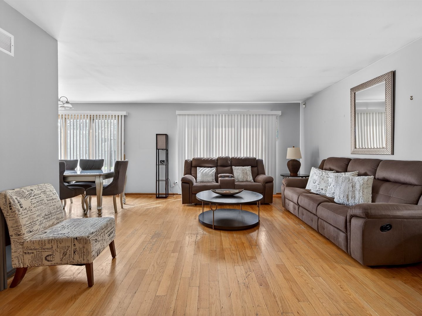 4242 Pinewood Lane, Matteson, IL 60443