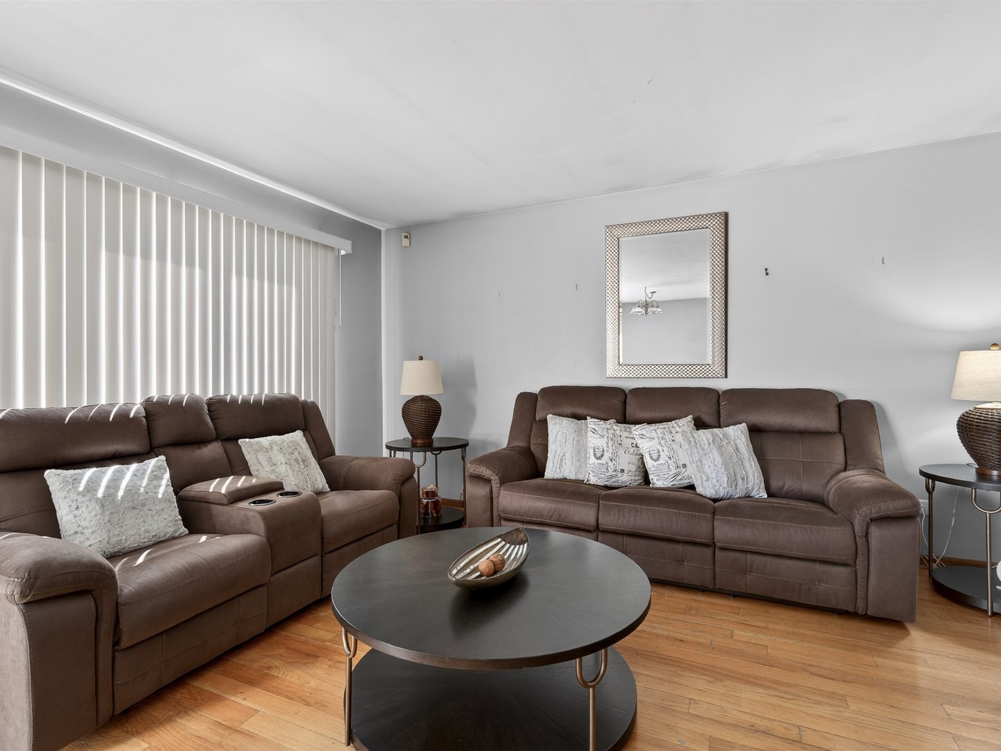 4242 Pinewood Lane, Matteson, IL 60443