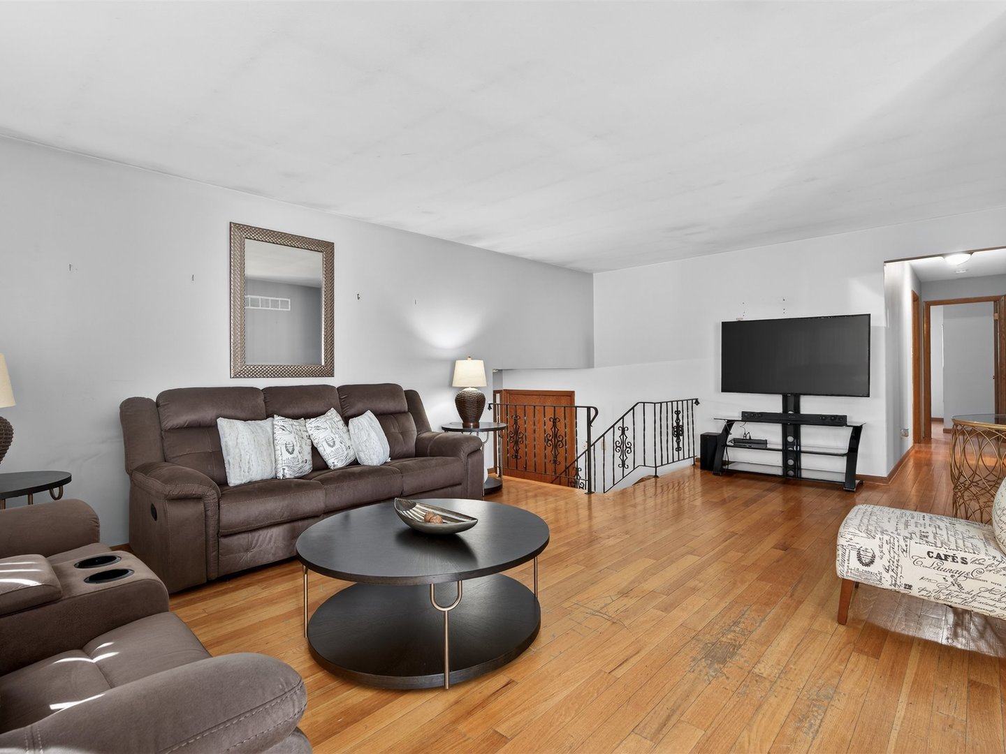 4242 Pinewood Lane, Matteson, IL 60443