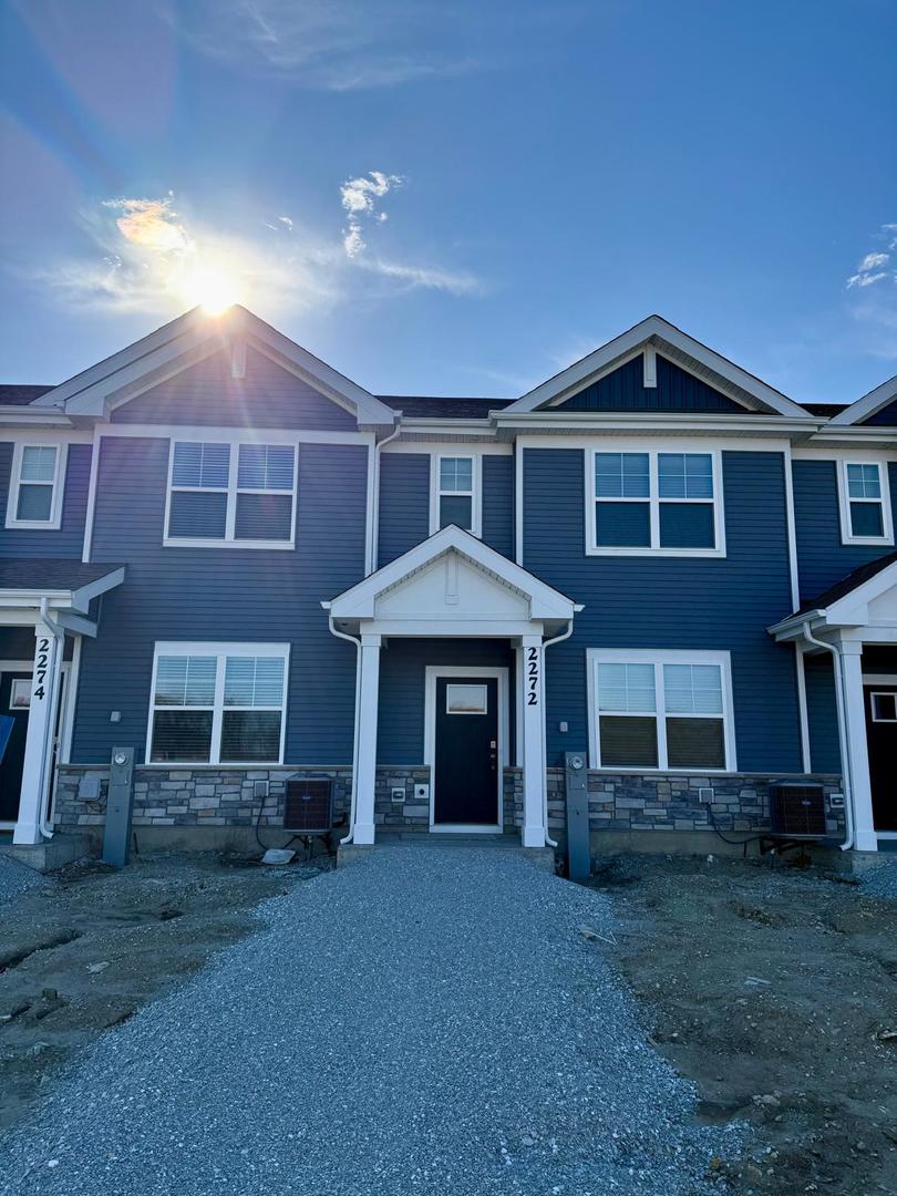2272 Barbera Drive #2272, Oswego, IL 60543