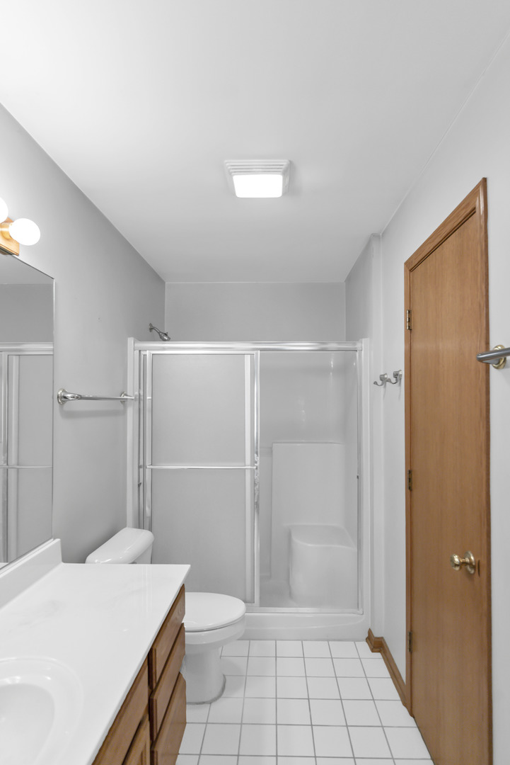 144 Canterbury Court, Bloomingdale, IL 60108