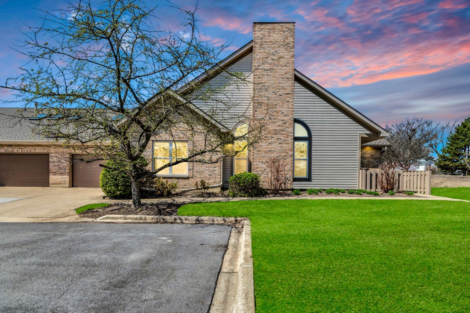 144 Canterbury Court, Bloomingdale, IL 60108