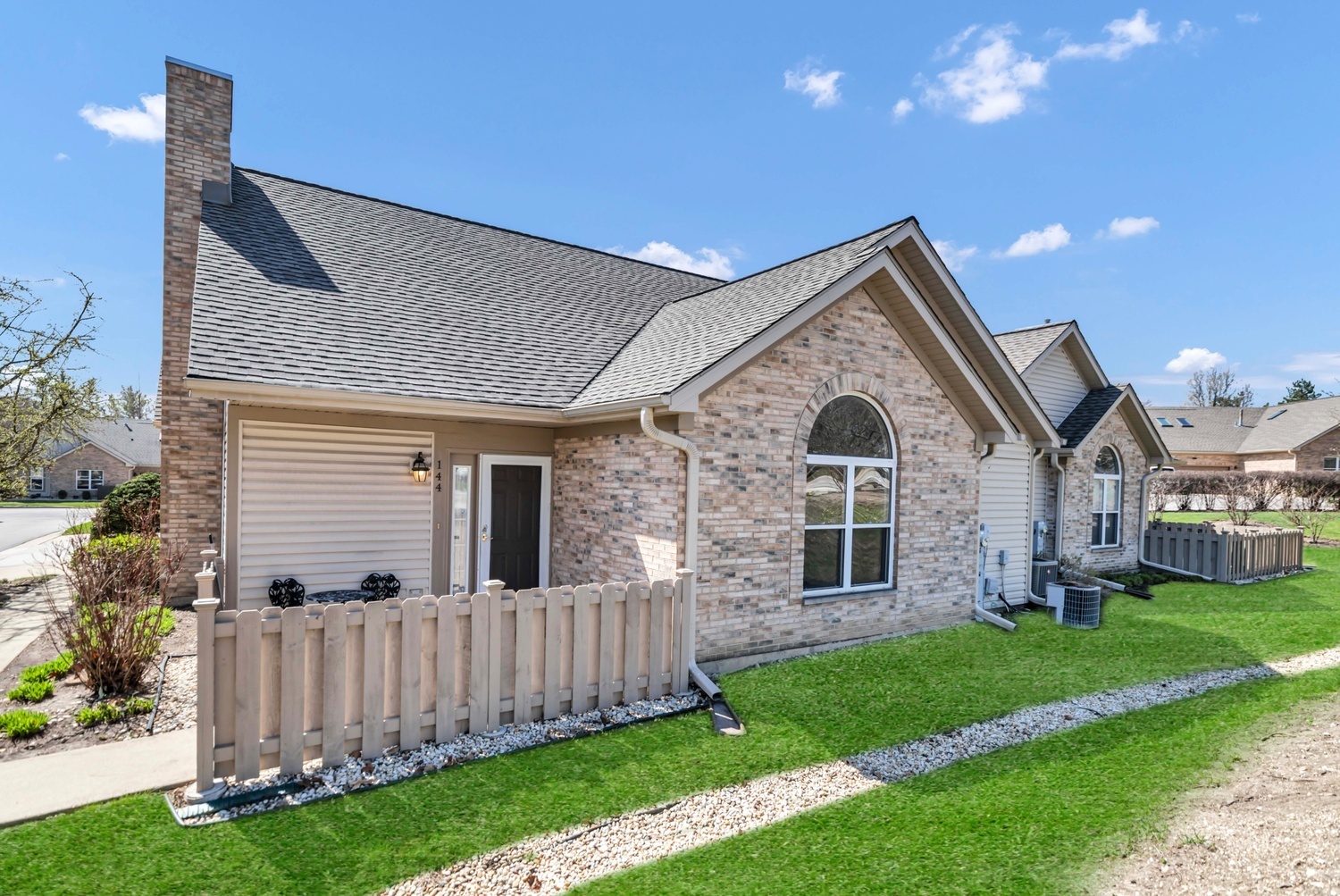 144 Canterbury Court, Bloomingdale, IL 60108