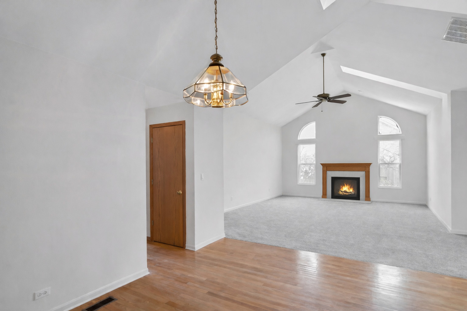 144 Canterbury Court, Bloomingdale, IL 60108