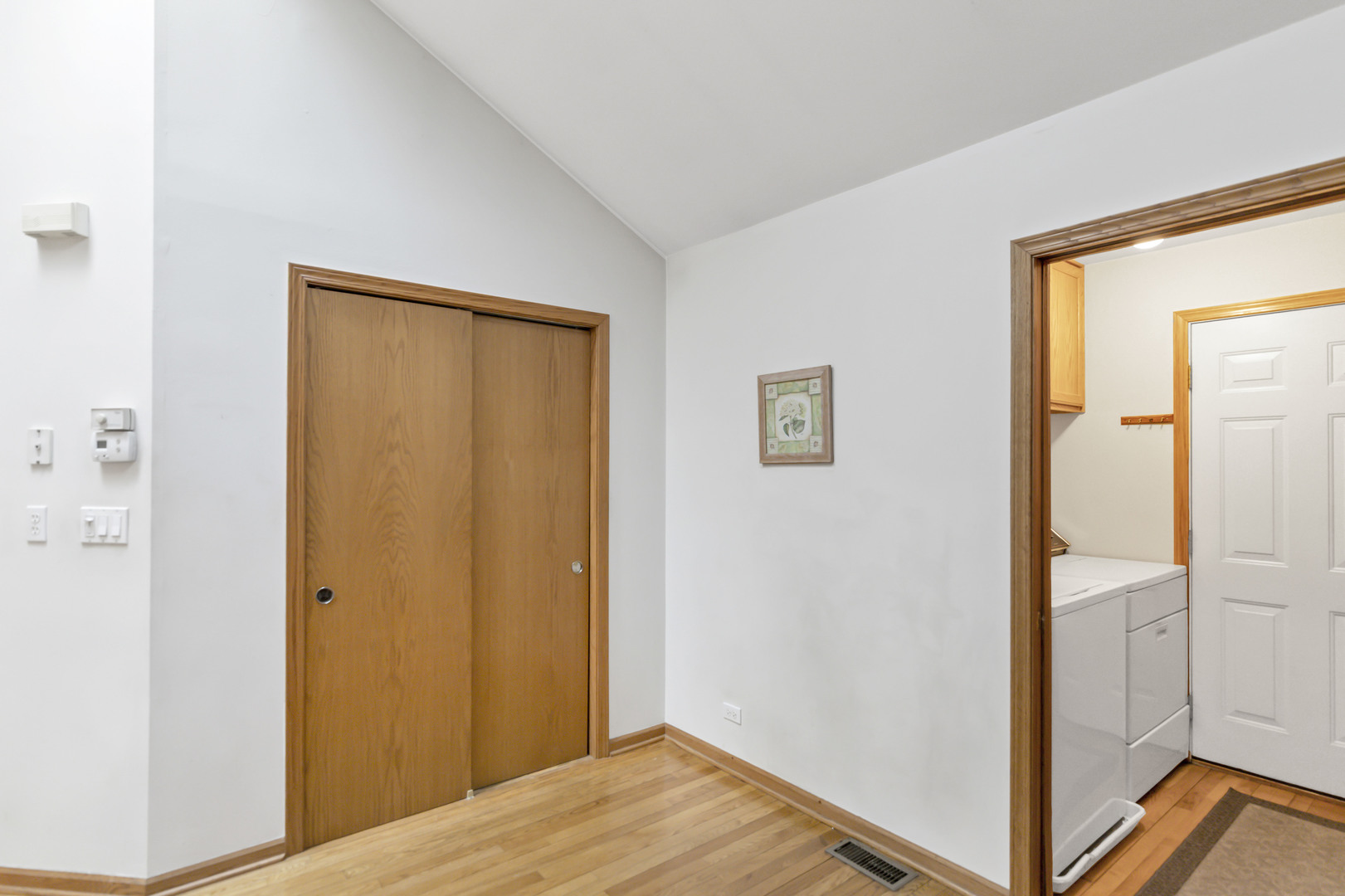 144 Canterbury Court, Bloomingdale, IL 60108