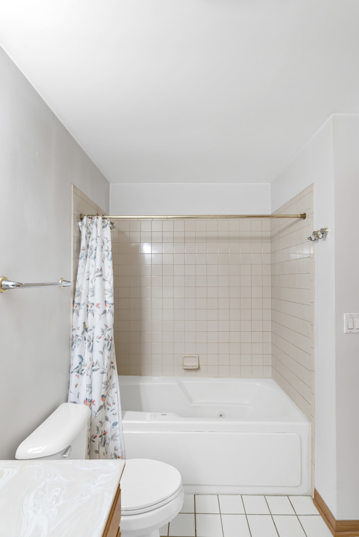 144 Canterbury Court, Bloomingdale, IL 60108